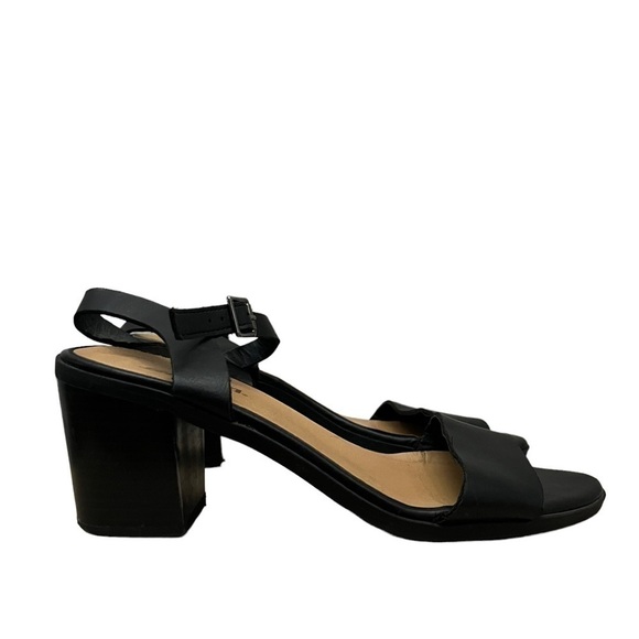 Soda Black Block Heel Ankle Strap Sandals 8 - Picture 2 of 7